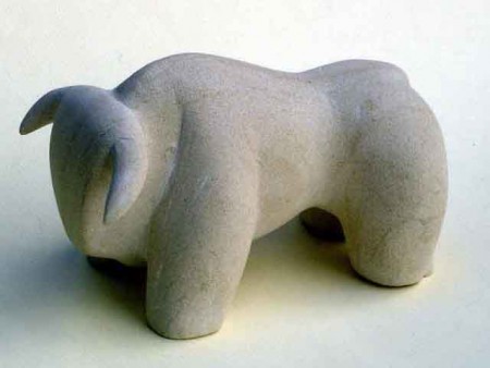 Sculpture semi figurative de taureau